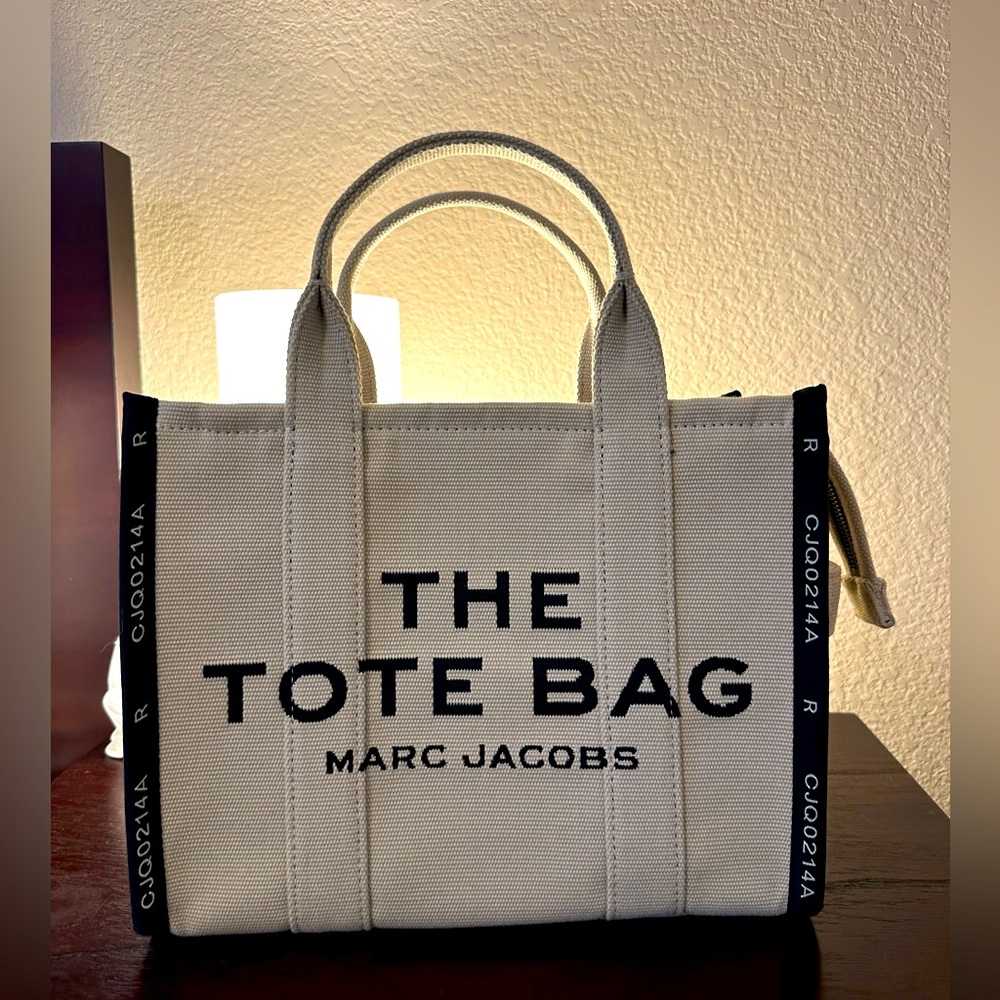 Large Marc Jacobs Tote, never used brand new.